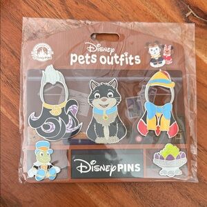 Disney Pets & Villains Outfits Lucifer Ursula & Pinocchio 3-Pin Set